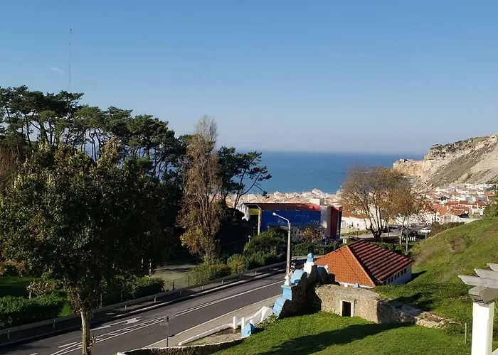 House Victoria Гостевой дом Назаре